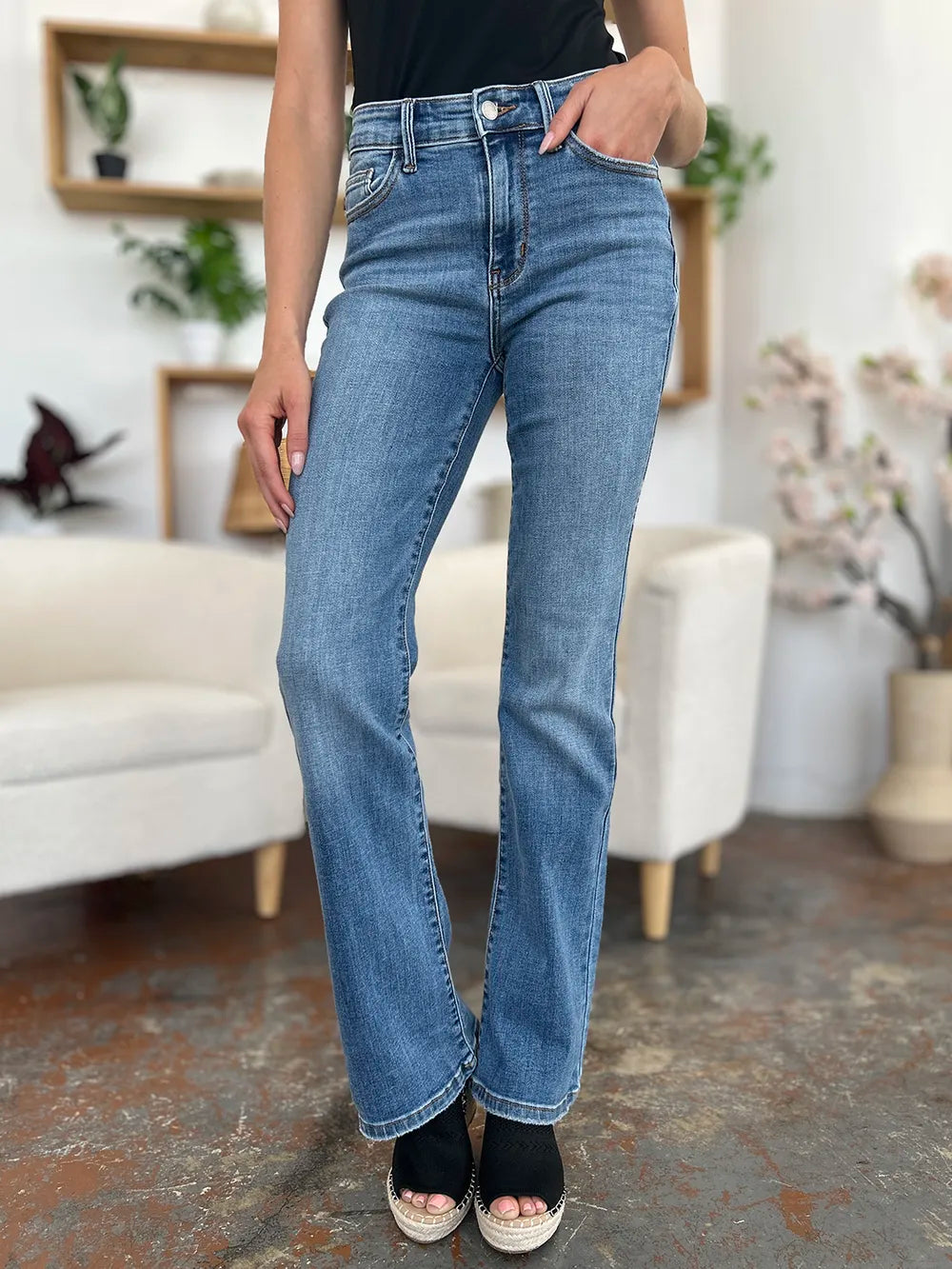 Judy Blue Full Size Mid-Rise Waist Straight Jeans - Brittney MADE