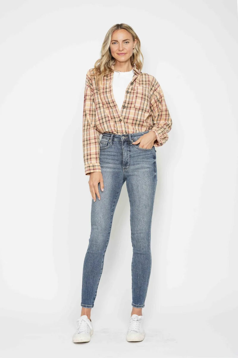 Judy Blue Full Size Tummy Control Contrast Wash Skinny Jeans - Brittney MADE