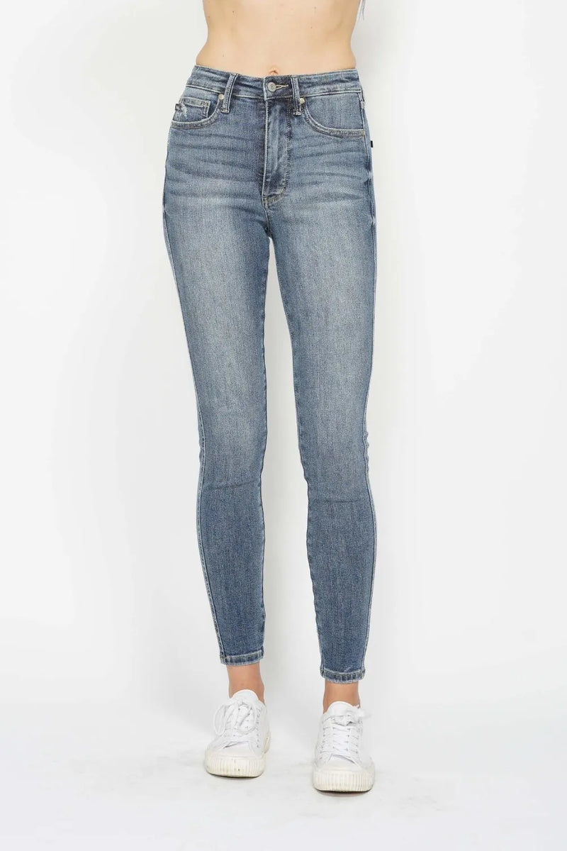 Judy Blue Full Size Tummy Control Contrast Wash Skinny Jeans - Brittney MADE