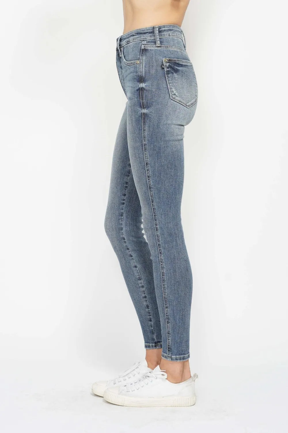 Judy Blue Full Size Tummy Control Contrast Wash Skinny Jeans - Brittney MADE