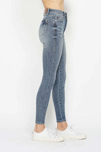 Judy Blue Full Size Tummy Control Contrast Wash Skinny Jeans - Brittney MADE