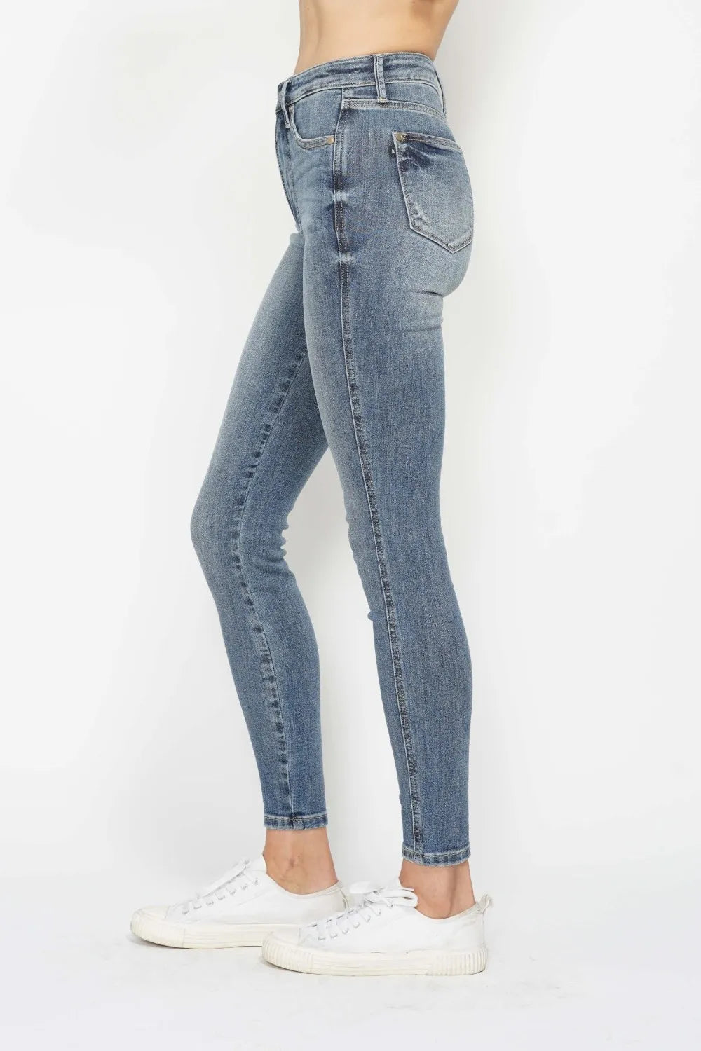 Judy Blue Full Size Tummy Control Contrast Wash Skinny Jeans - Brittney MADE